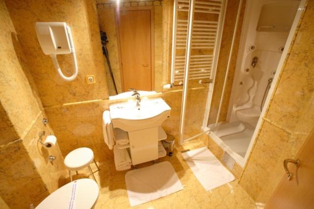 Hotel Dinara Livno Chambre photo