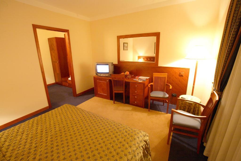 Hotel Dinara Livno Chambre photo