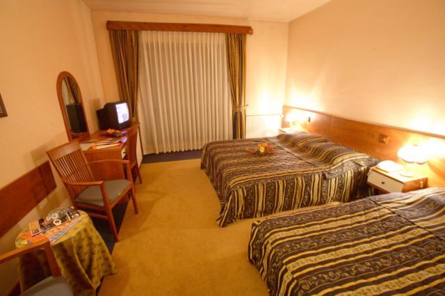 Hotel Dinara Livno Extérieur photo