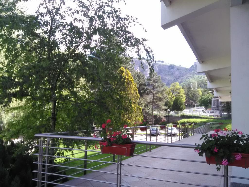 Hotel Dinara Livno Extérieur photo