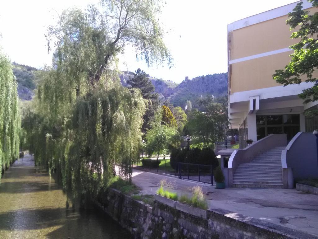 Hotel Dinara Livno Extérieur photo