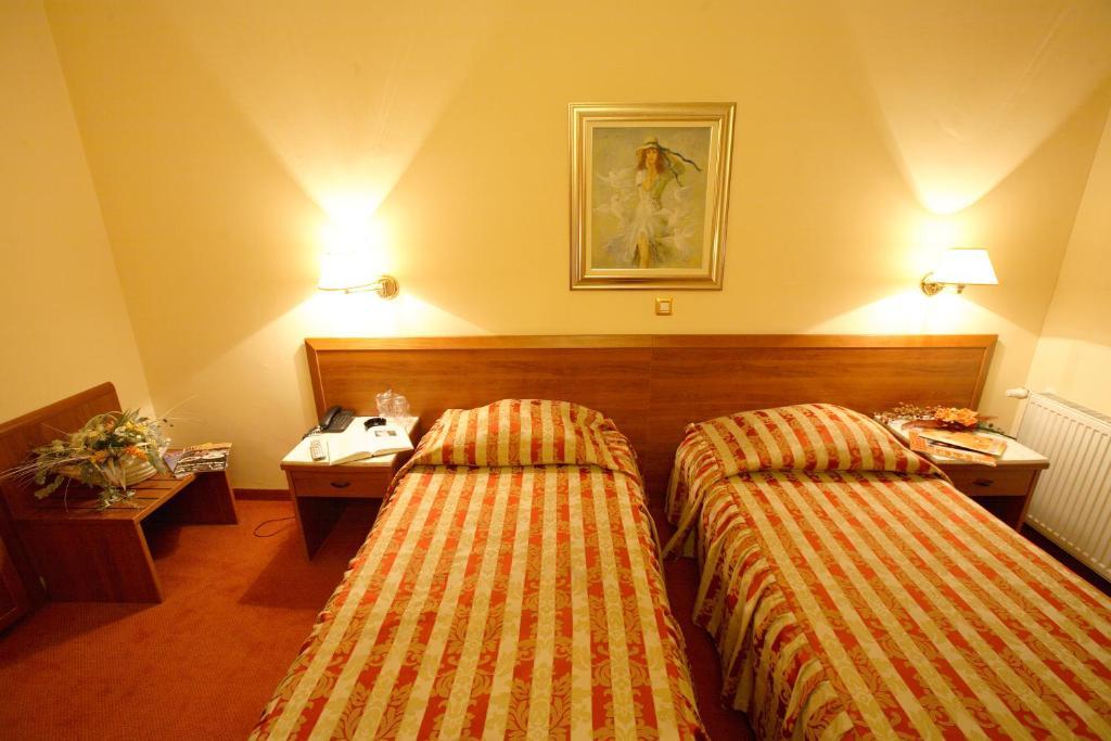 Hotel Dinara Livno Extérieur photo